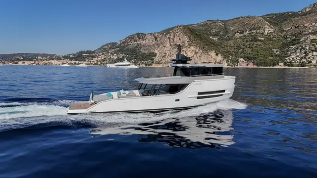 Arcadia Sherpa 60 — Saint Tropez Yacht Rental, Saint-Tropez