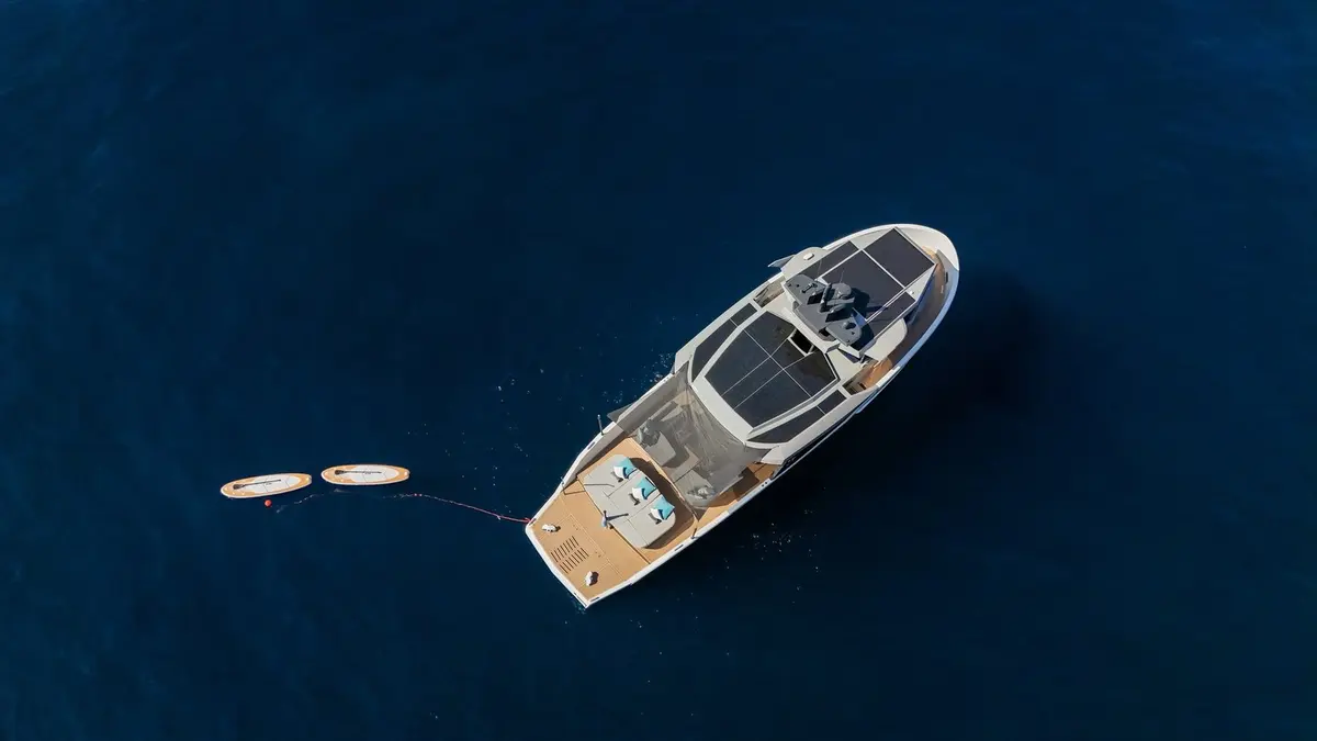 Arcadia Sherpa 60, extérieur — Saint Tropez Yacht Rental, Saint-Tropez. Arcadia Sherpa 60 — 18.7m