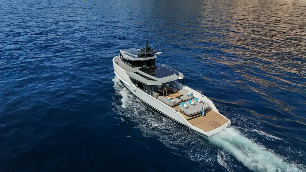 Arcadia Sherpa 60, pont principal — Saint Tropez Yacht Rental, Saint-Tropez. Arcadia Sherpa 60 — 18.7m