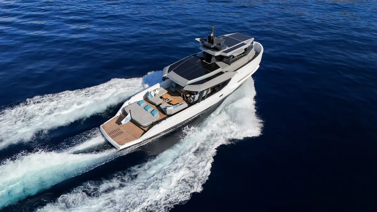 Arcadia Sherpa 60, pont arrière — Saint Tropez Yacht Rental, Saint-Tropez. Arcadia Sherpa 60 — 18.7m