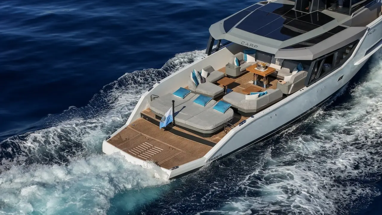 Arcadia Sherpa 60, salon — Saint Tropez Yacht Rental, Saint-Tropez. Arcadia Sherpa 60 — 18.7m