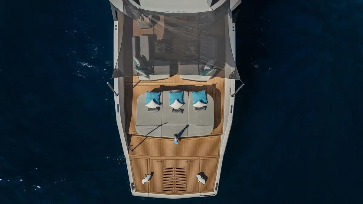 Arcadia Sherpa 60, extérieur — Saint Tropez Yacht Rental, Saint-Tropez. Arcadia Sherpa 60 — 18.7m