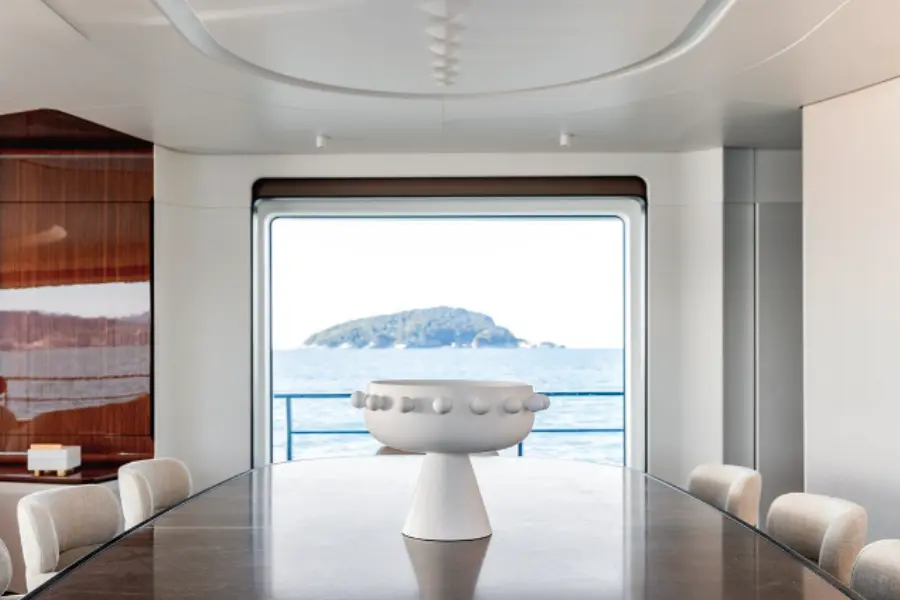 Azimut 116, flybridge — Saint Tropez Yacht Rental, Saint-Tropez. Azimut 116 — 36m