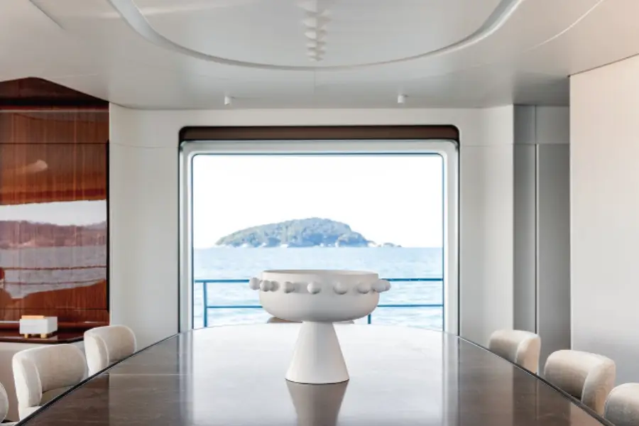 Azimut 116, flybridge — Saint Tropez Yacht Rental, Saint-Tropez. Azimut 116 — 36m