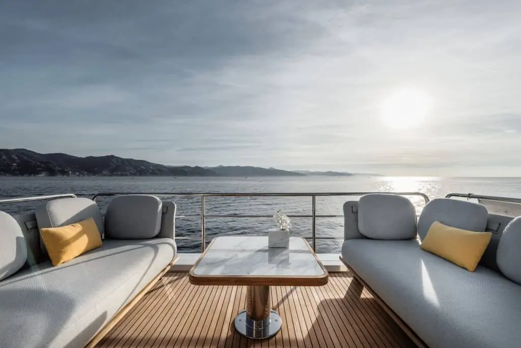 Azimut 60 Fly, cabine principale — Saint Tropez Yacht Rental, Saint-Tropez. Azimut 60 Fly — 20m