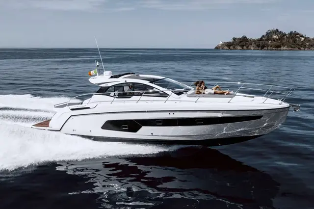 Azimut 45 — Saint Tropez Yacht Rental, Saint-Tropez
