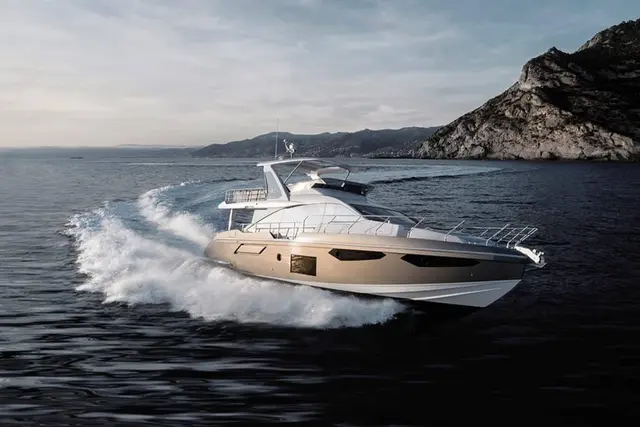 Azimut 60 — Saint Tropez Yacht Rental, Saint-Tropez