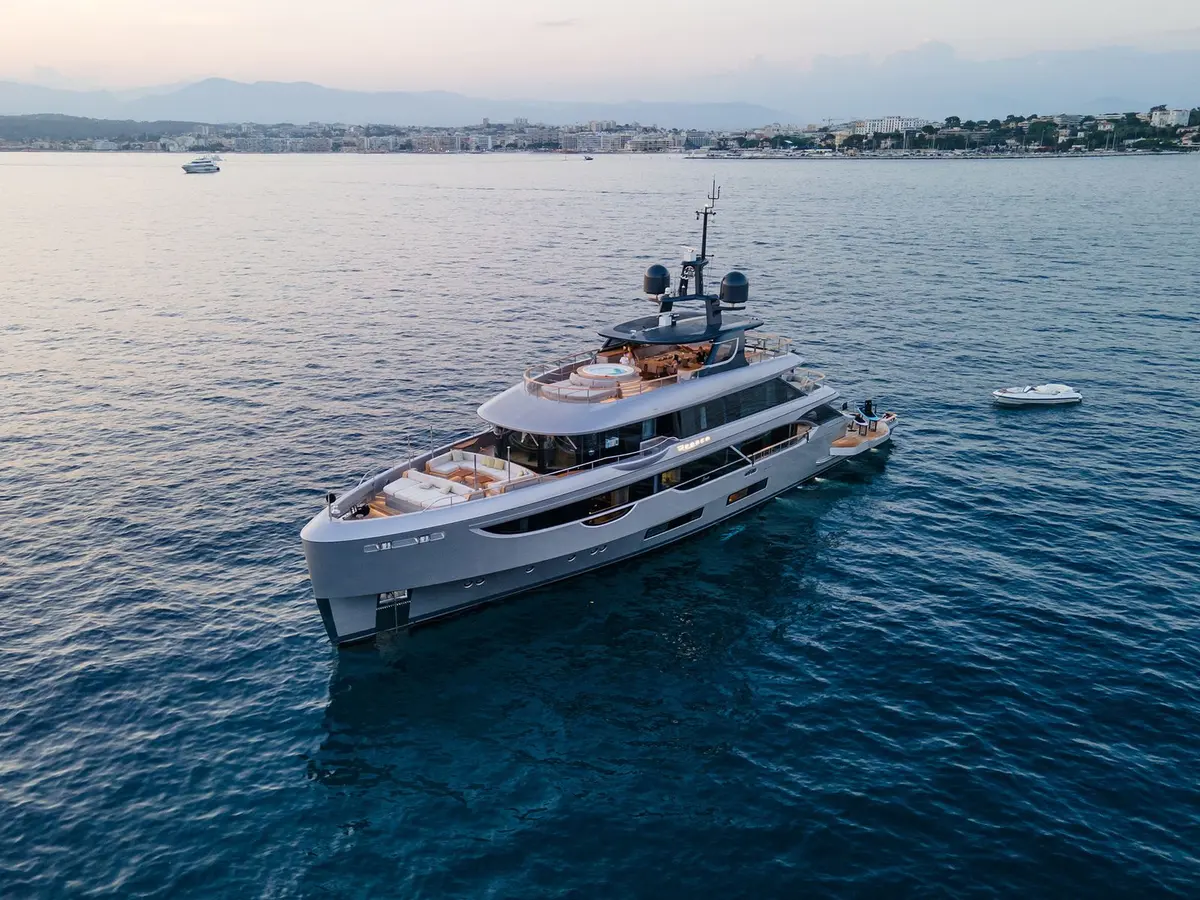 Oasis 40, extérieur — Saint Tropez Yacht Rental, Saint-Tropez. Oasis 40 — 40m