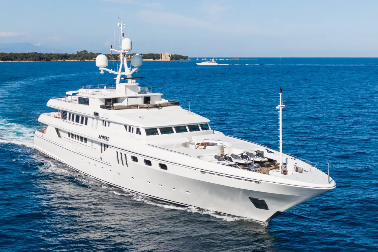 Apogee — Saint Tropez Yacht Rental, Saint-Tropez. Apogee — 62.5m