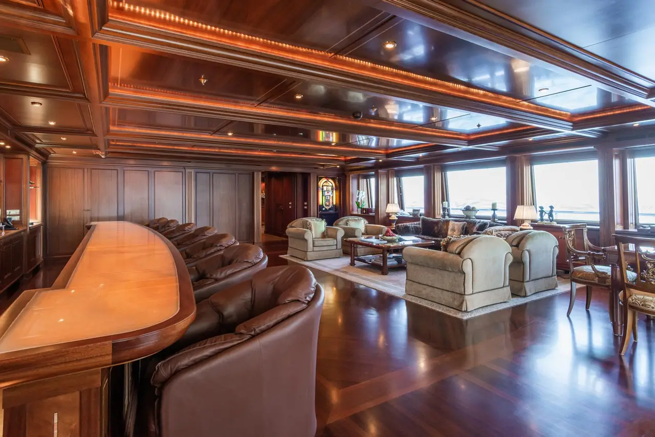 Apogee, cabine principale — Saint Tropez Yacht Rental, Saint-Tropez. Apogee — 62.5m