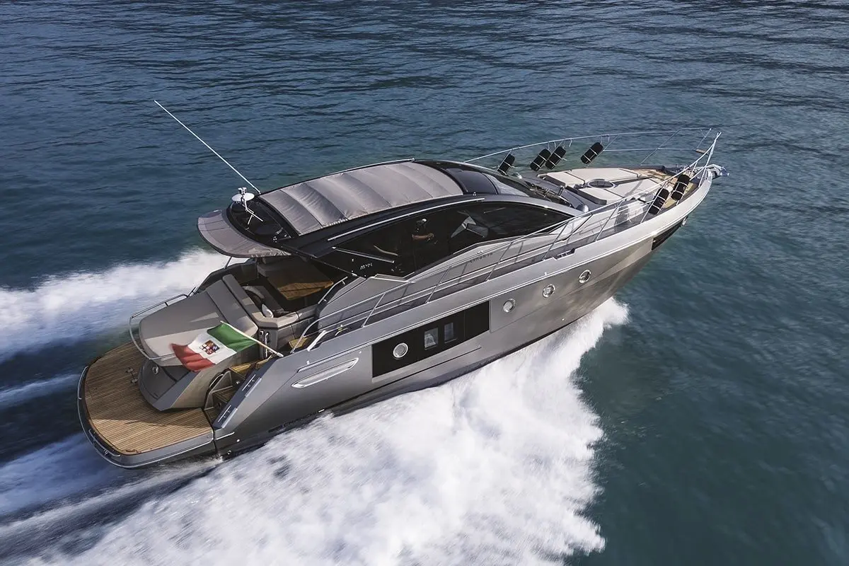 Cranchi M44 HT, salon — Saint Tropez Yacht Rental, Saint-Tropez. Cranchi M44 HT — 14m