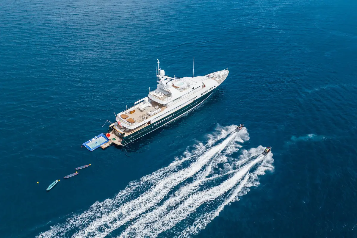 Emerald, extérieur — Saint Tropez Yacht Rental, Saint-Tropez. Emerald — 50m