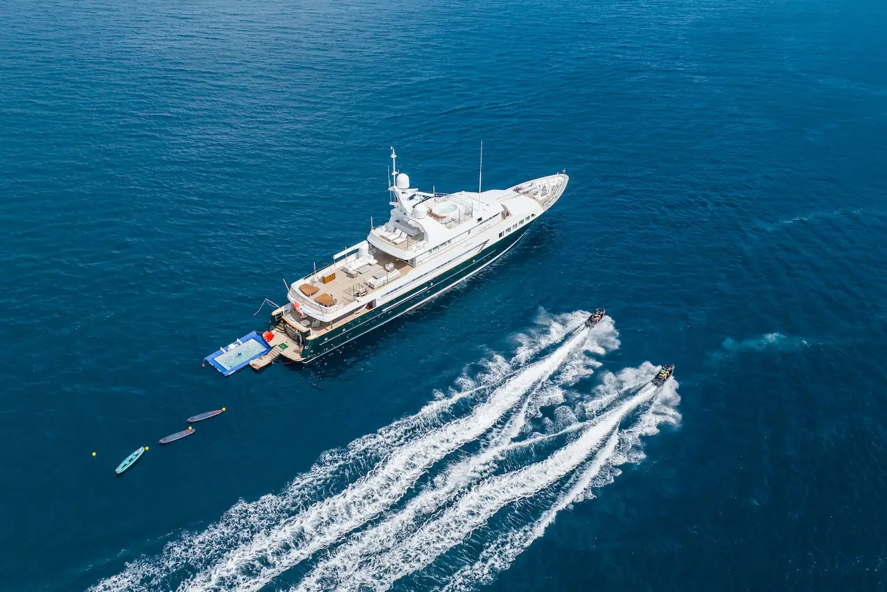 Emerald, extérieur — Saint Tropez Yacht Rental, Saint-Tropez. Emerald — 50m