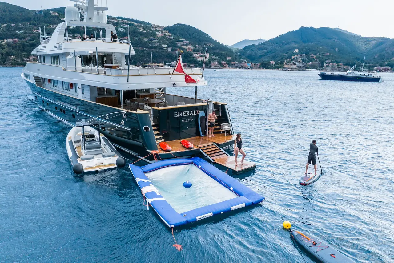 Emerald, pont arrière — Saint Tropez Yacht Rental, Saint-Tropez. Emerald — 50m
