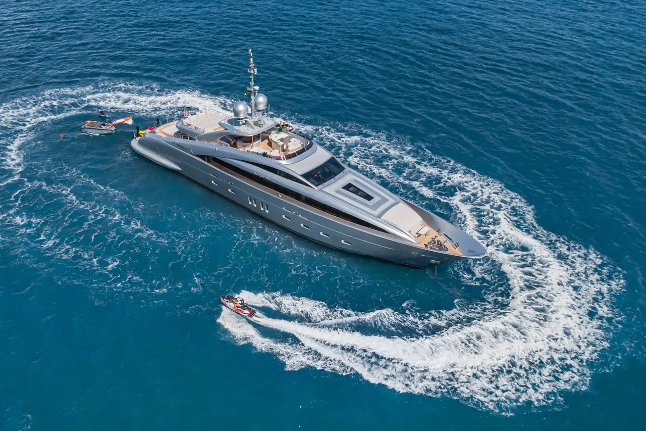 Silver Wind, extérieur — Saint Tropez Yacht Rental, Saint-Tropez. Silver Wind — 44m