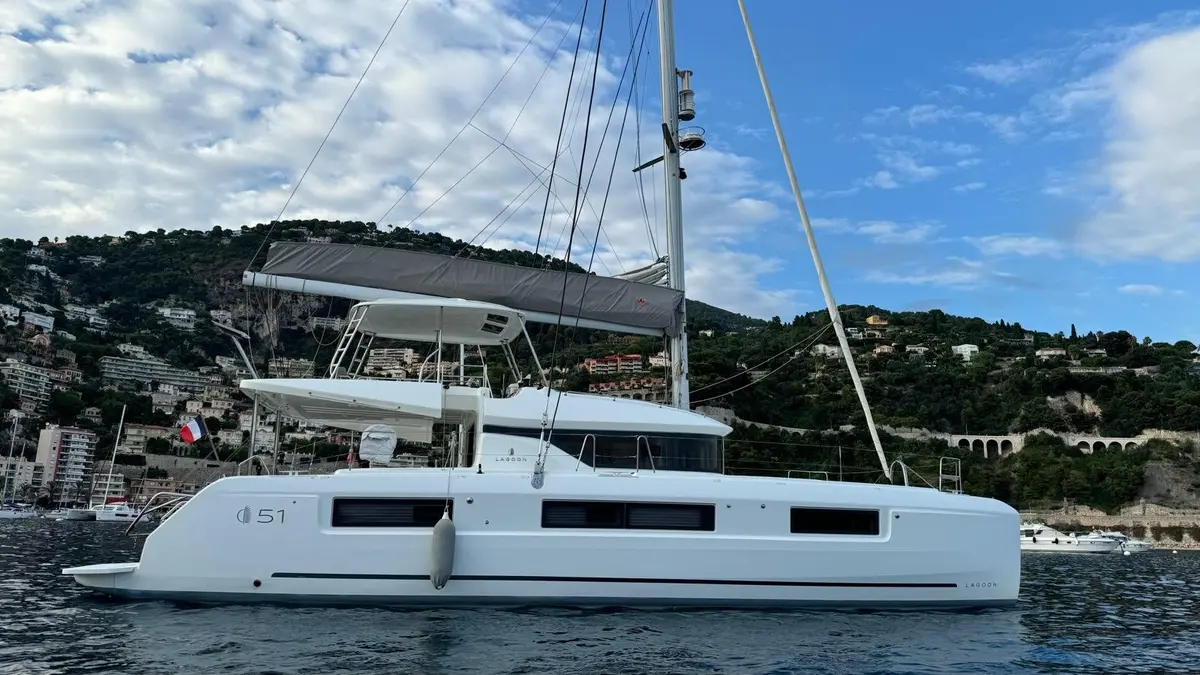 Lagoon 5.1 — Saint Tropez Yacht Rental, Saint-Tropez. Lagoon 5.1 — 14m