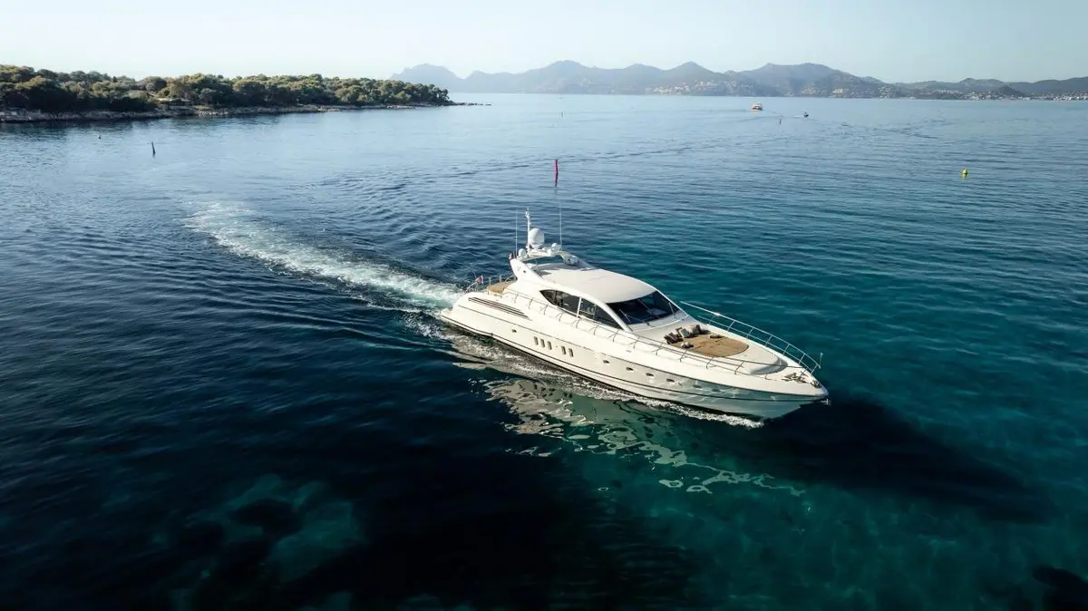Leopard 24, pont principal — Saint Tropez Yacht Rental, Saint-Tropez. Leopard 24 — 24m