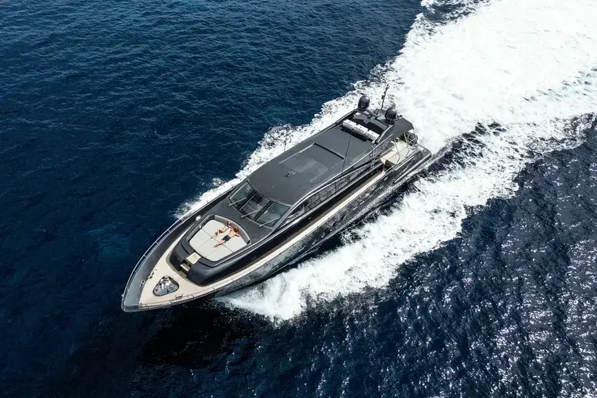 Leopard 31, extérieur — Saint Tropez Yacht Rental, Saint-Tropez. Leopard 31 — 31m