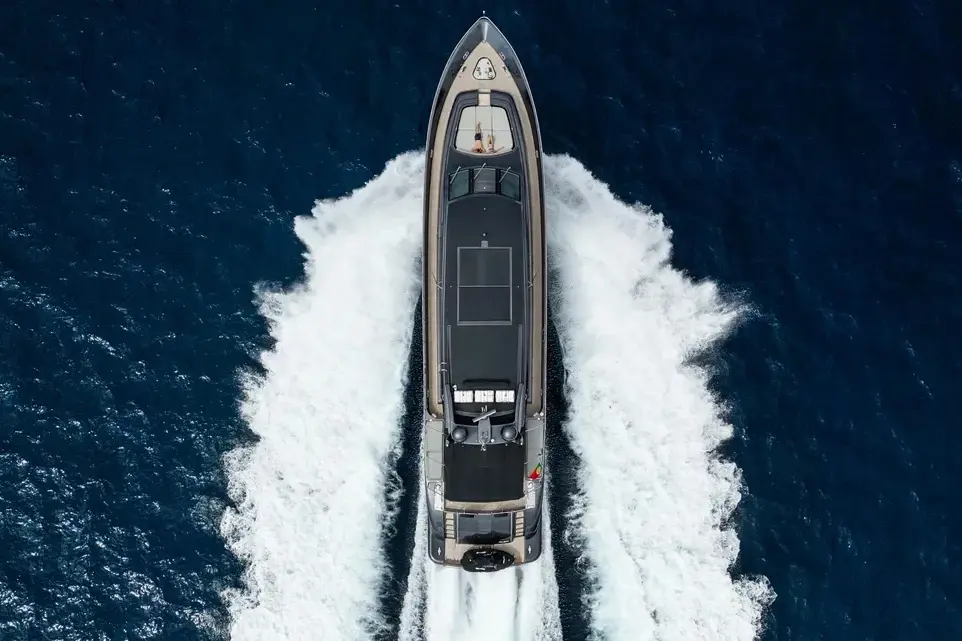 Leopard 31, pont principal — Saint Tropez Yacht Rental, Saint-Tropez. Leopard 31 — 31m