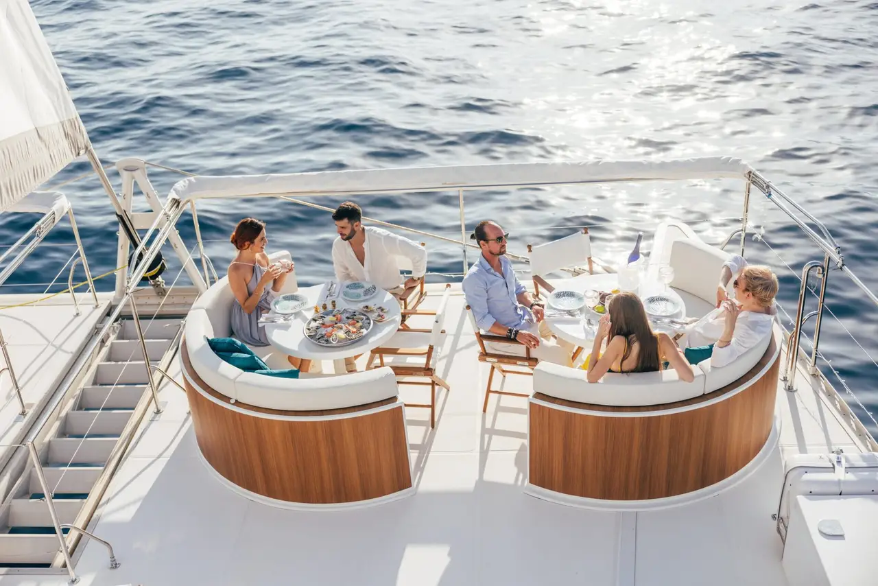 Manana Yacht, pont principal — Saint Tropez Yacht Rental, Saint-Tropez. Manana Yacht — 20.8m