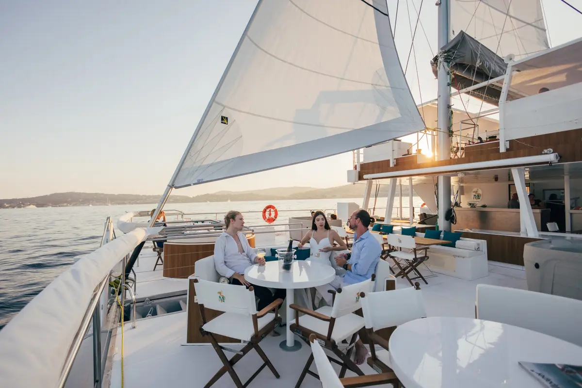Manana Yacht, salon — Saint Tropez Yacht Rental, Saint-Tropez. Manana Yacht — 20.8m