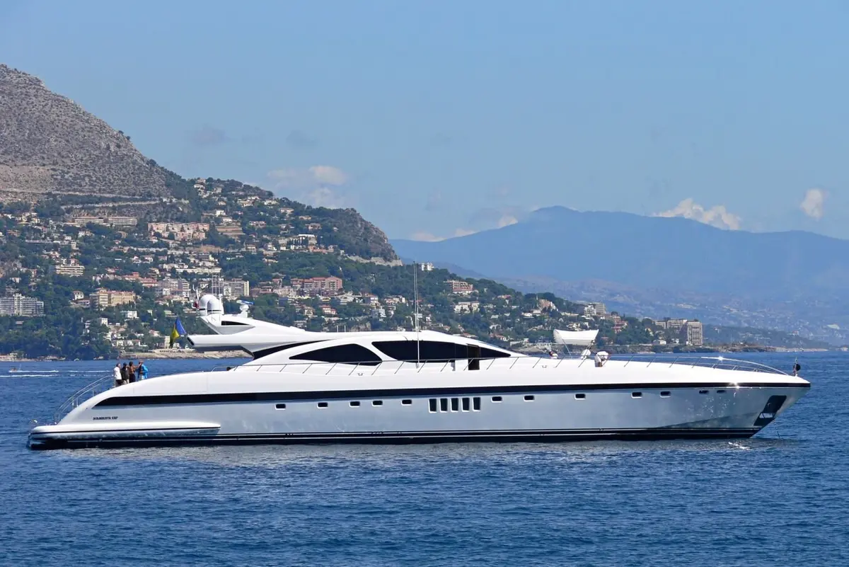 Mangusta 130, extérieur — Saint Tropez Yacht Rental, Saint-Tropez. Mangusta 130 — 40m