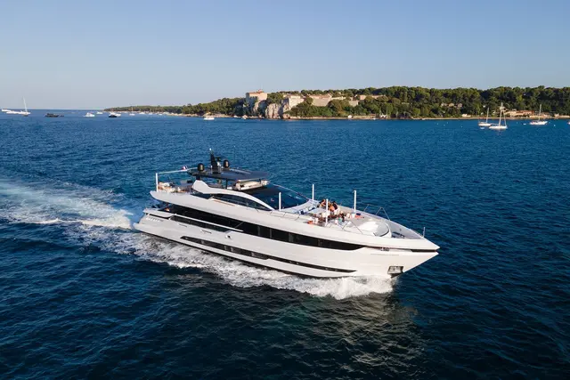 Mangusta 33 — Saint Tropez Yacht Rental, Saint-Tropez