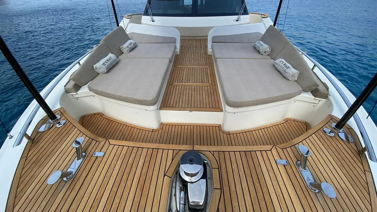 MCY66, pont arrière — Saint Tropez Yacht Rental, Saint-Tropez. MCY66 — 20m