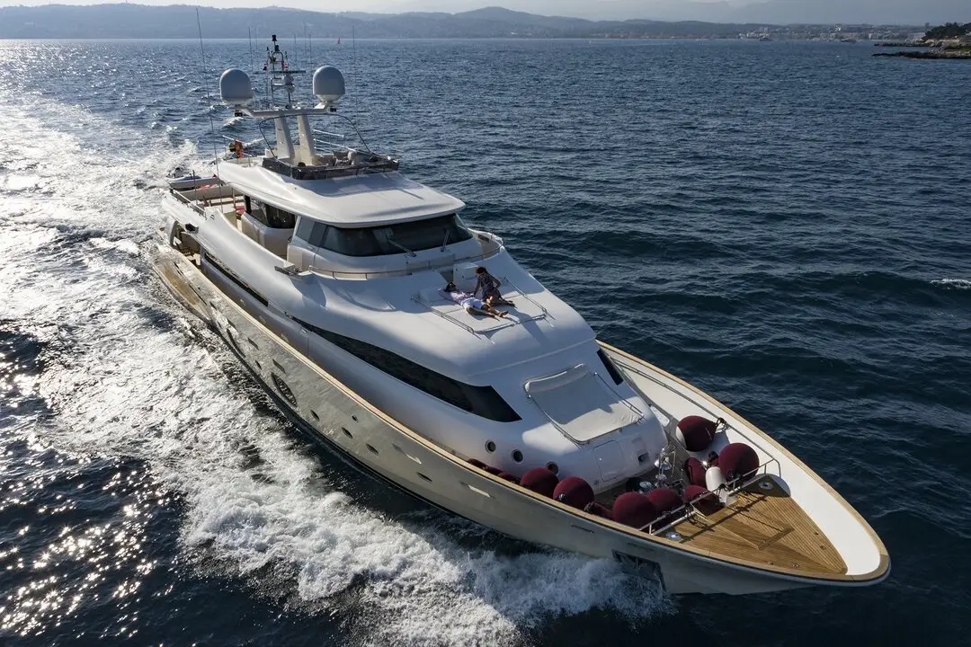 Navetta 33, pont principal — Saint Tropez Yacht Rental, Saint-Tropez. Navetta 33 — 33m