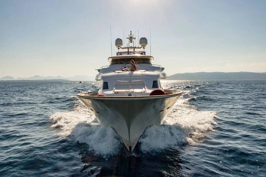 Navetta 33, salon — Saint Tropez Yacht Rental, Saint-Tropez. Navetta 33 — 33m