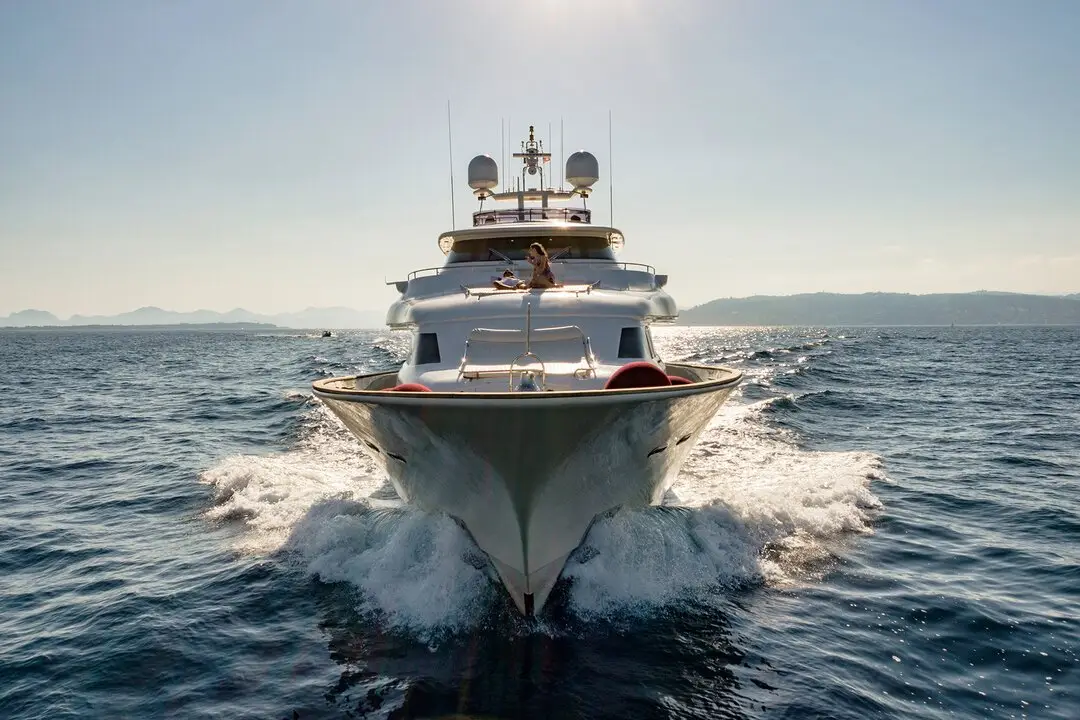Navetta 33, salon — Saint Tropez Yacht Rental, Saint-Tropez. Navetta 33 — 33m