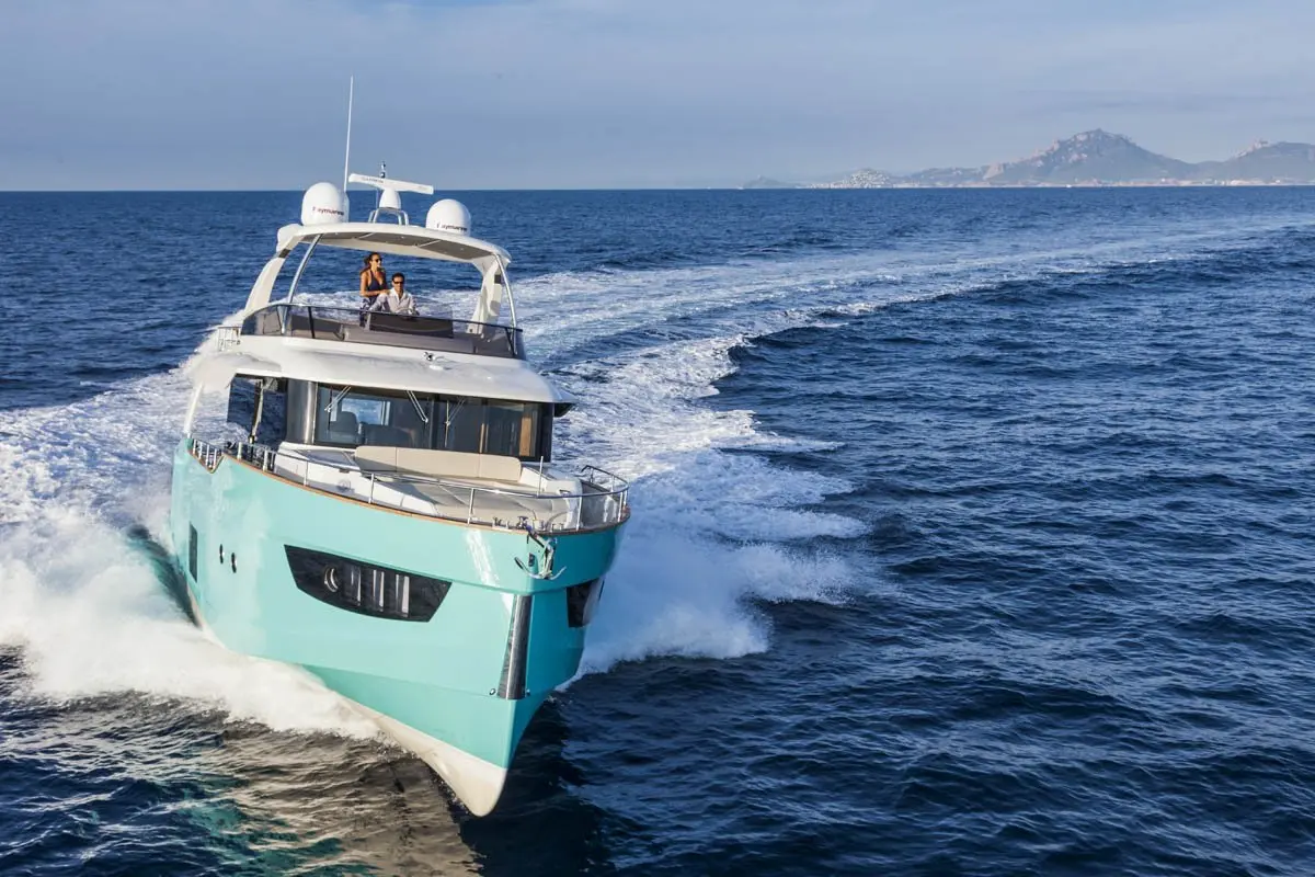 Navetta 58, pont principal — Saint Tropez Yacht Rental, Saint-Tropez. Navetta 58 — 17m