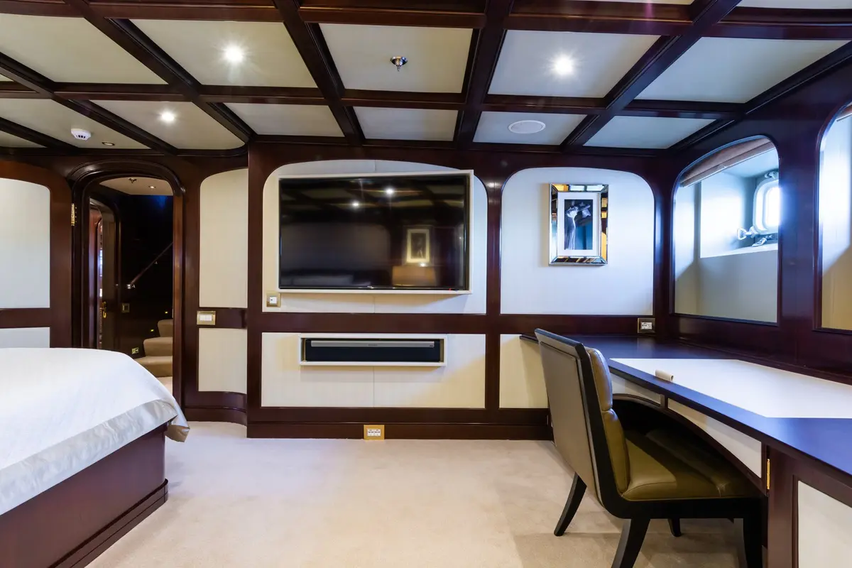 The Wellesley, pont principal — Saint Tropez Yacht Rental, Saint-Tropez. The Wellesley — 56m