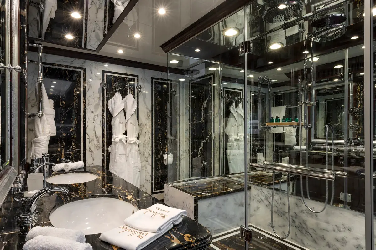 The Wellesley, salon — Saint Tropez Yacht Rental, Saint-Tropez. The Wellesley — 56m