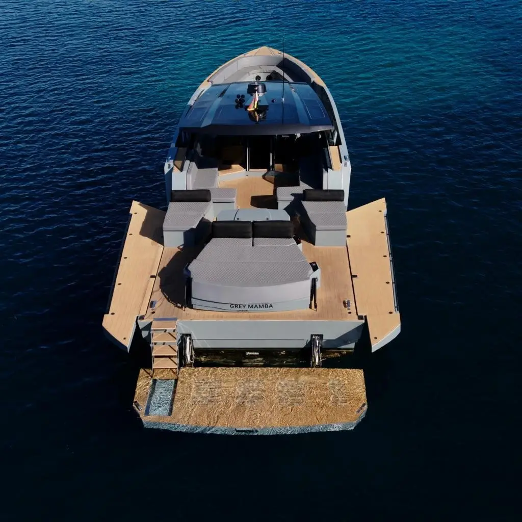 Okean 55, salon — Saint Tropez Yacht Rental, Saint-Tropez. Okean 55 — 16m