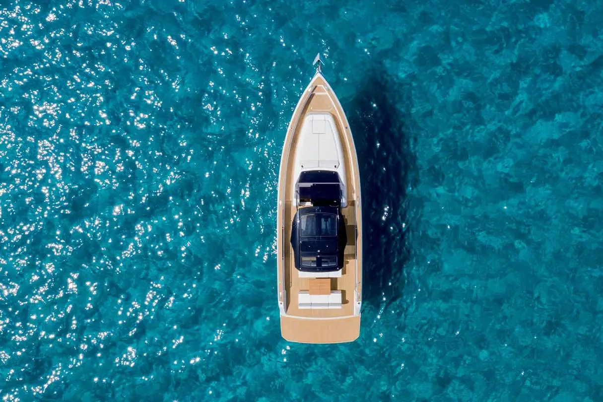 Pardo 43, pont principal — Saint Tropez Yacht Rental, Saint-Tropez. Pardo 43 — 13.4m