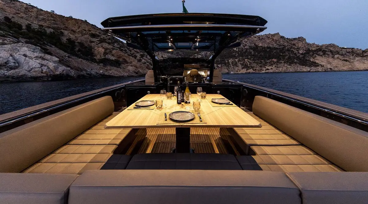 Pardo 50, extérieur — Saint Tropez Yacht Rental, Saint-Tropez. Pardo 50 — 16m