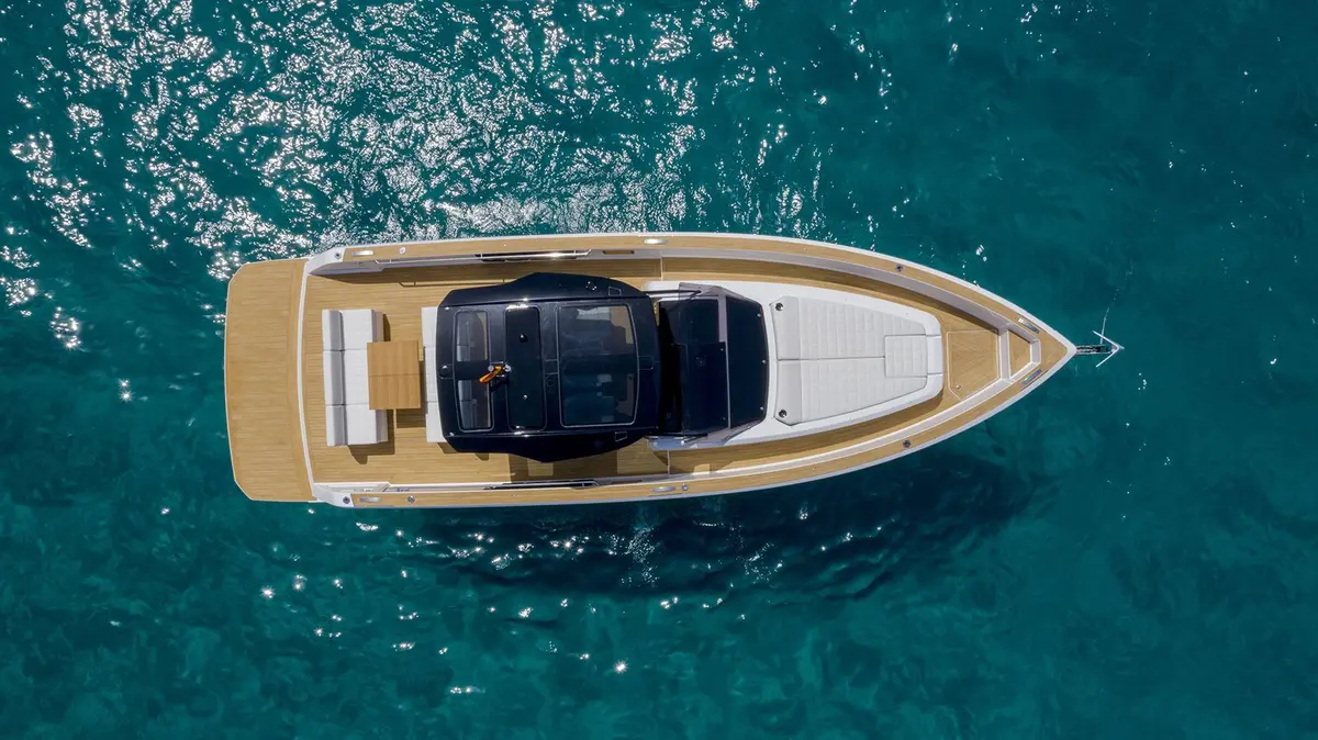 Pardo 38, pont principal — Saint Tropez Yacht Rental, Saint-Tropez. Pardo 38 — 11.56m