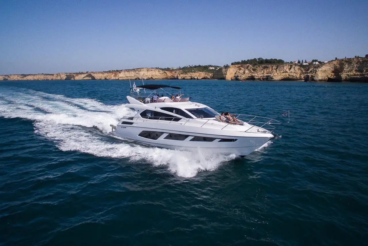 Pardo 38, salon — Saint Tropez Yacht Rental, Saint-Tropez. Pardo 38 — 11.56m