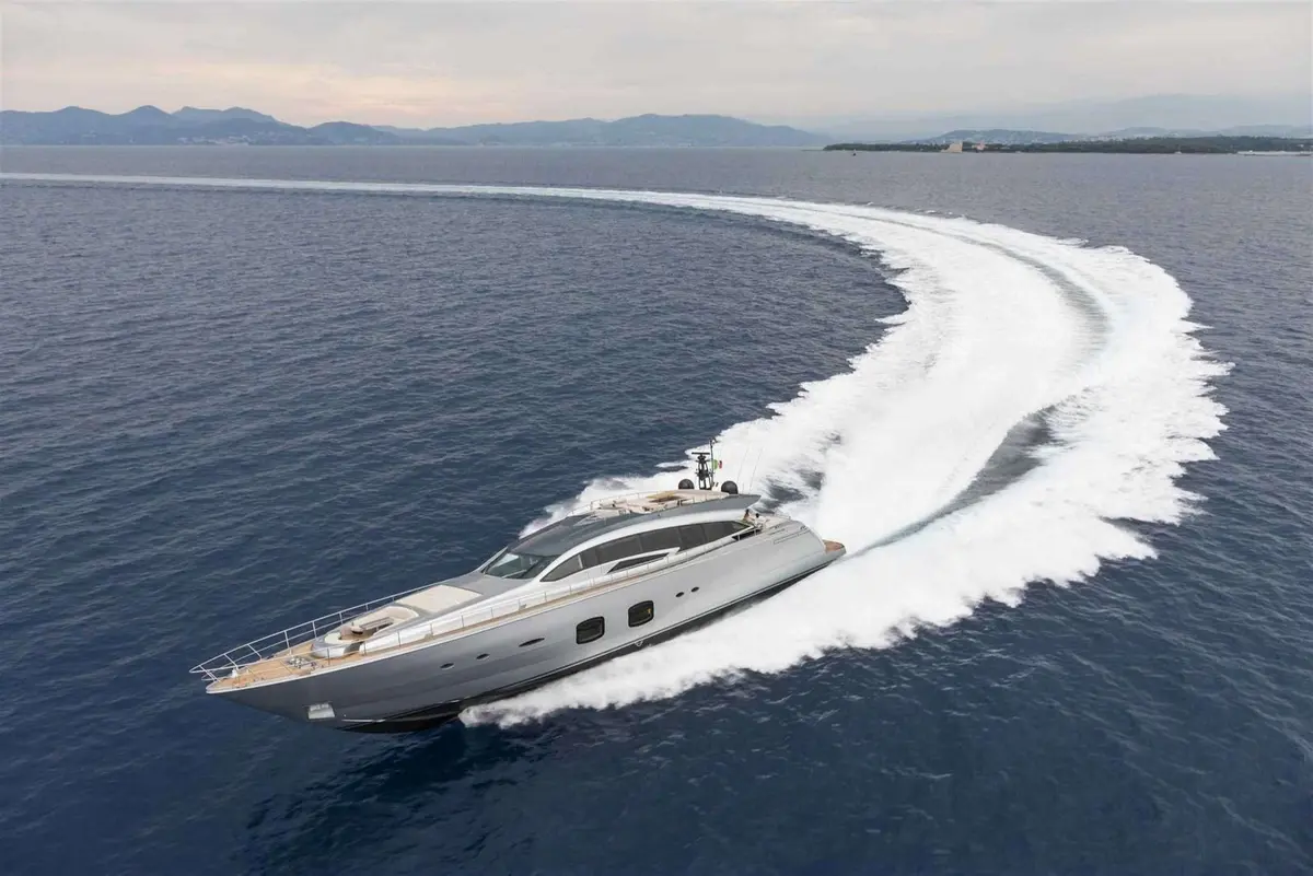 Pershing 108, extérieur — Saint Tropez Yacht Rental, Saint-Tropez. Pershing 108 — 33m