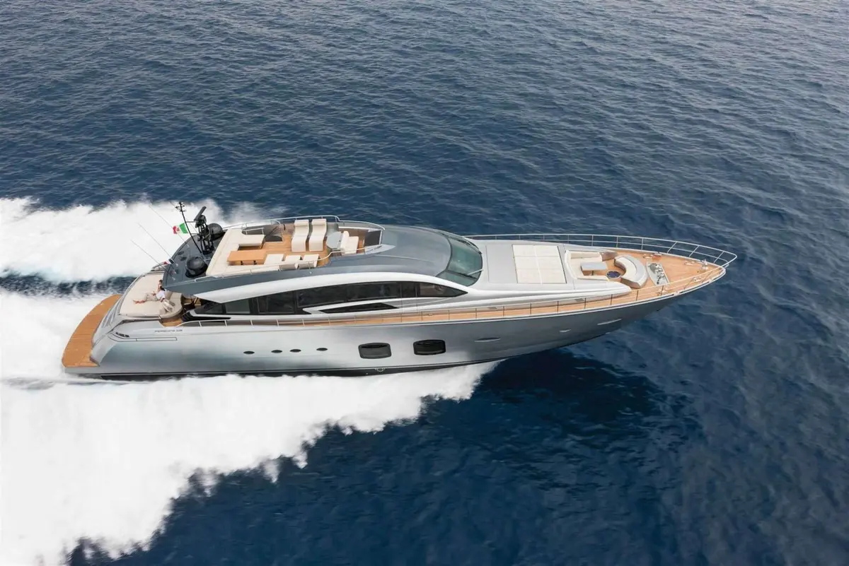 Pershing 108, flybridge — Saint Tropez Yacht Rental, Saint-Tropez. Pershing 108 — 33m
