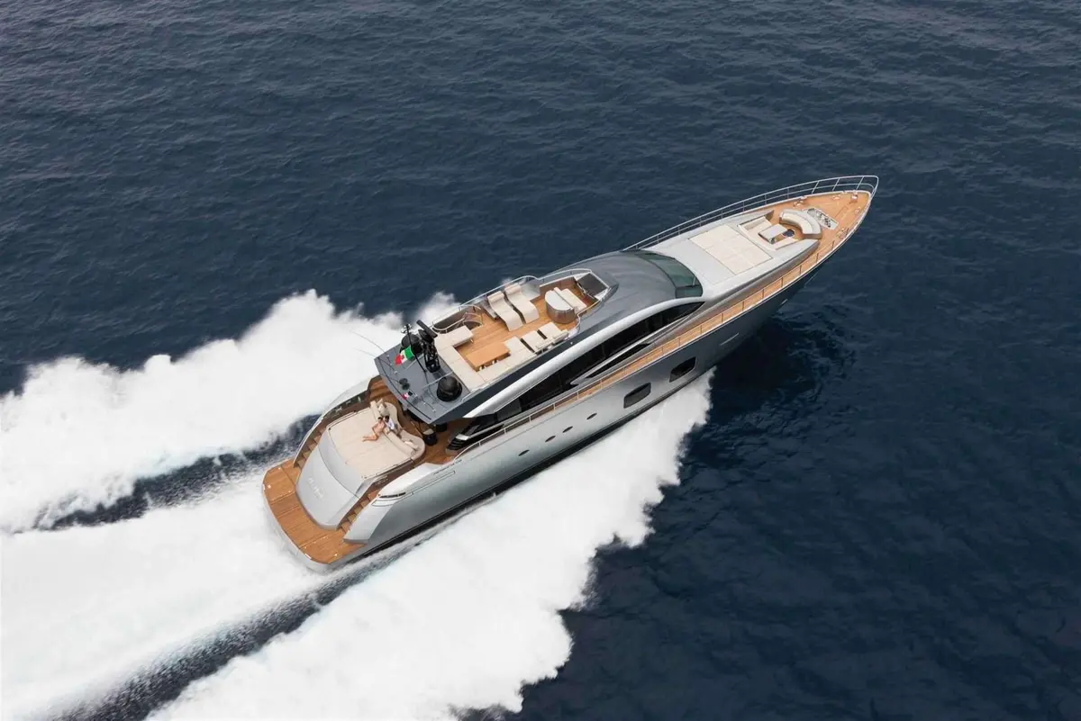 Pershing 108, extérieur — Saint Tropez Yacht Rental, Saint-Tropez. Pershing 108 — 33m