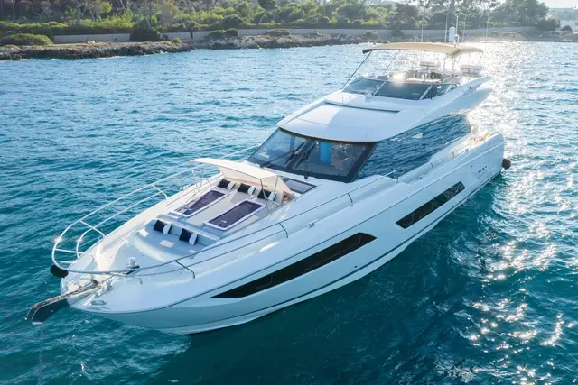 Prestige 680s — Saint Tropez Yacht Rental, Saint-Tropez