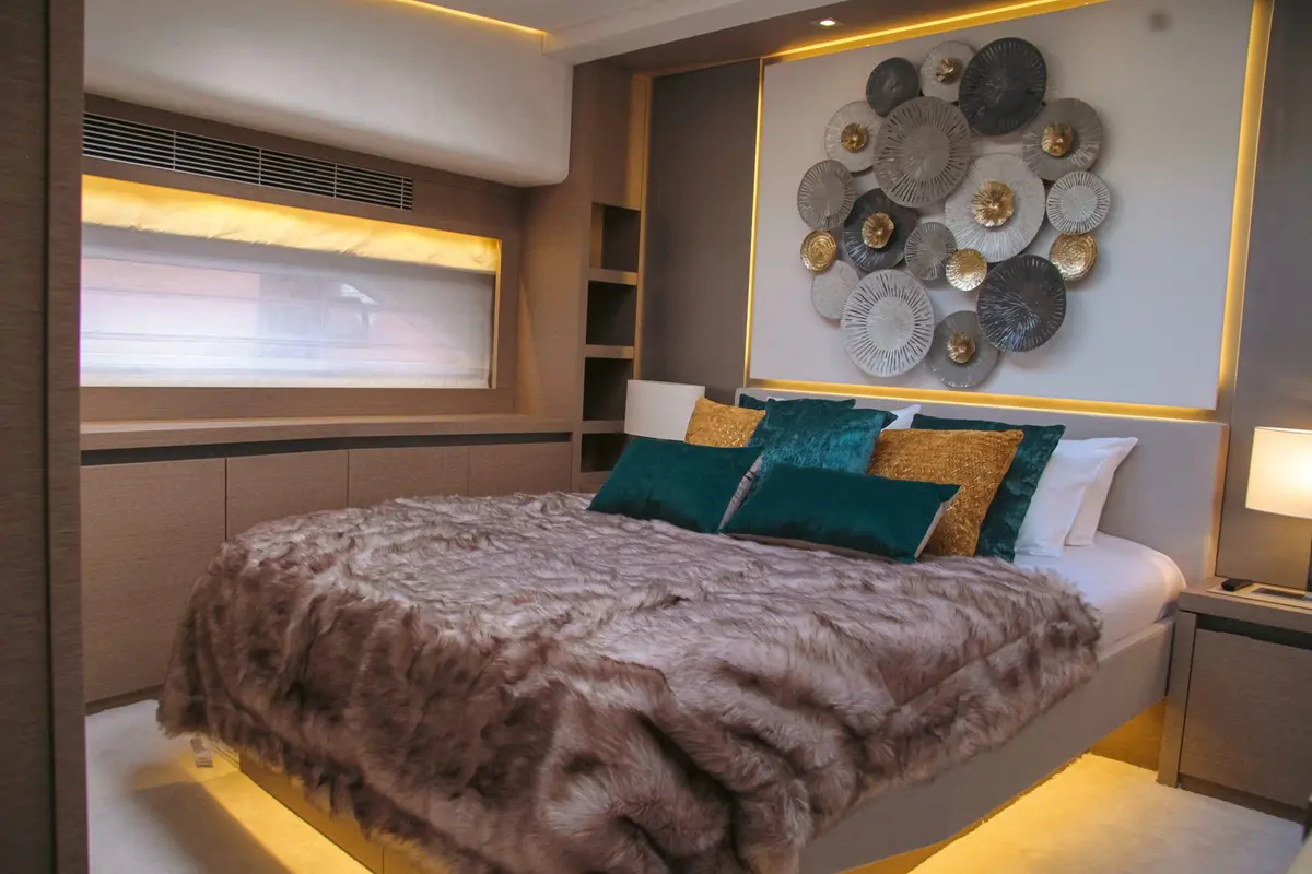 Prestige 680, extérieur — Saint Tropez Yacht Rental, Saint-Tropez. Prestige 680 — 22m
