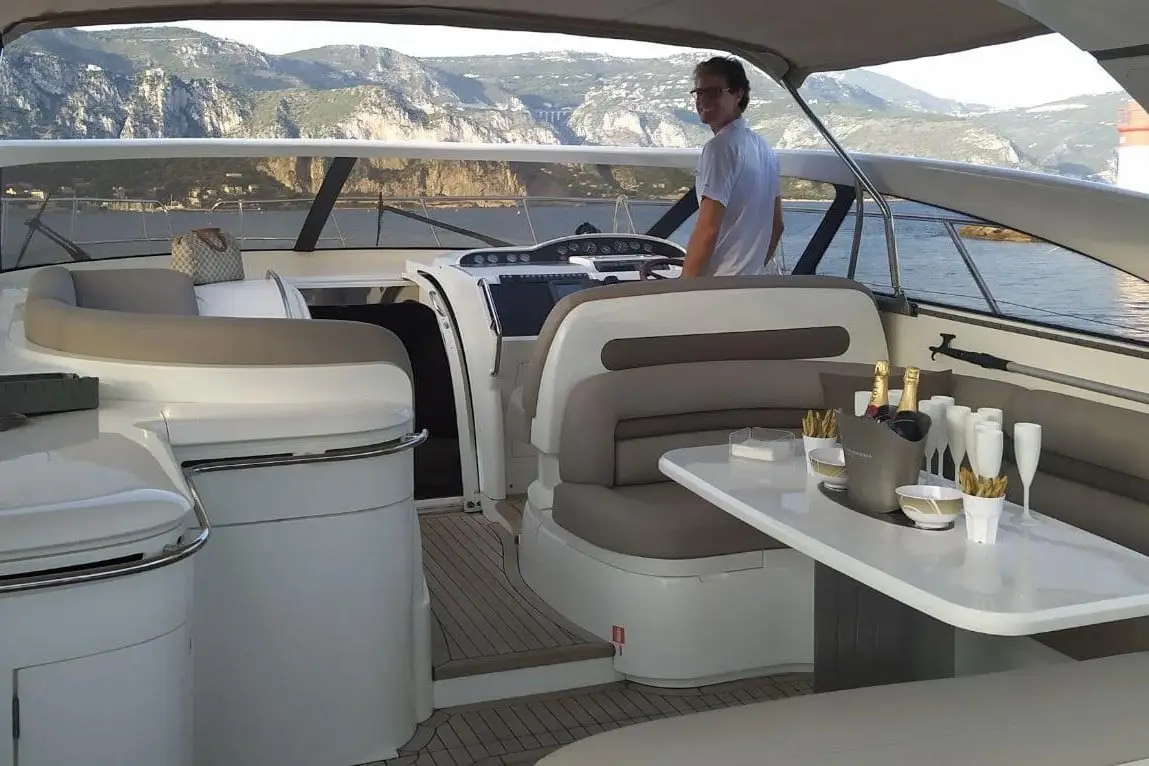 Princess 50, extérieur — Saint Tropez Yacht Rental, Saint-Tropez. Princess 50 — 15.5m