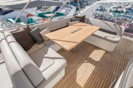 Princess 64 Fly, flybridge — Saint Tropez Yacht Rental, Saint-Tropez. Princess 64 Fly — 20m
