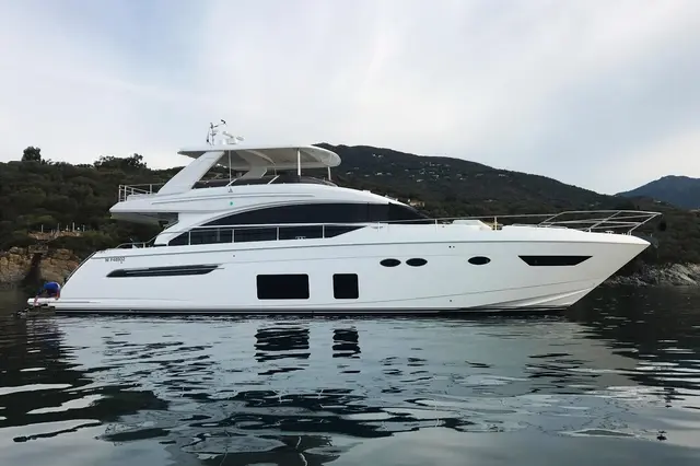 Princess 68 Fly — Saint Tropez Yacht Rental, Saint-Tropez
