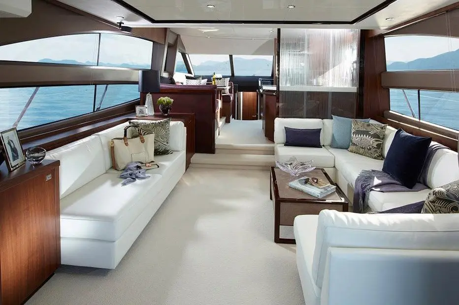 Princess 68 Fly, pont principal — Saint Tropez Yacht Rental, Saint-Tropez. Princess 68 Fly — 21m