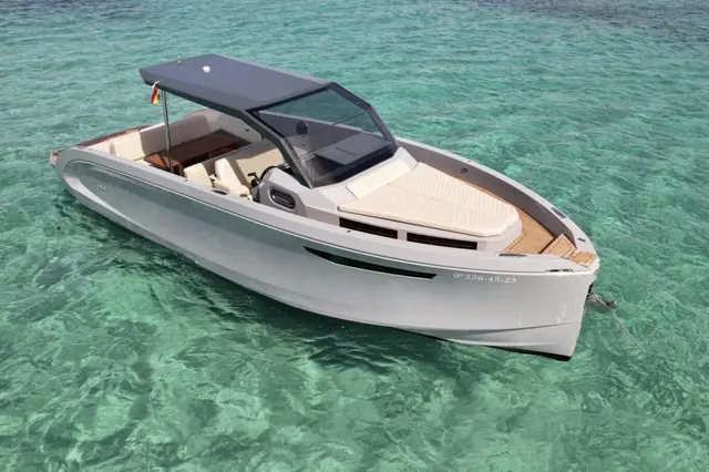 Rand Escape 30 — Saint Tropez Yacht Rental, Saint-Tropez