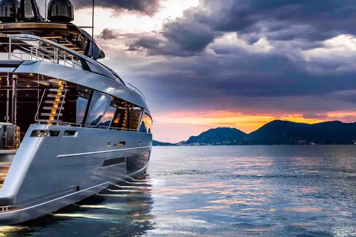 Riva 110, flybridge — Saint Tropez Yacht Rental, Saint-Tropez. Riva 110 — 33m